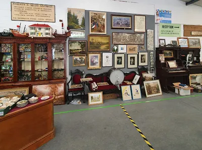 GLYN JONES AUCTIONS LTD