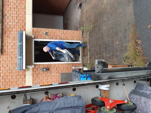 Anthony McDaid trading as Rightmove removals & storage