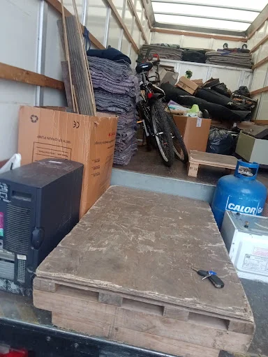 Alan Tomkins trading as Alan’s Removals