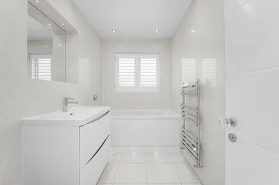 JR MASTER SOLUTION LONDON LTD