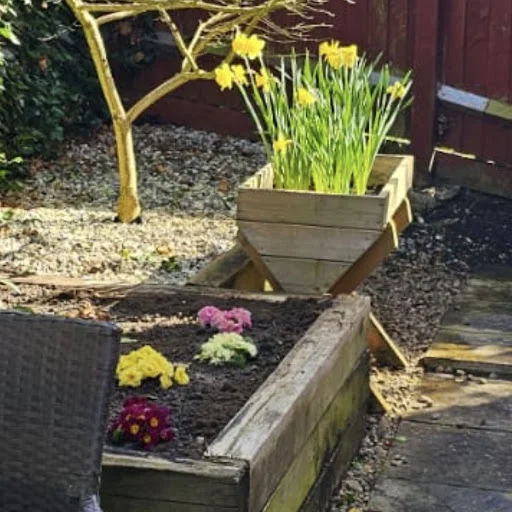 OAKWOOD GROUNDS MAINTENANCE & TREE SERVICES LTD
