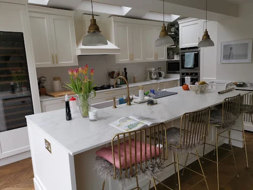 DESIGN & BUILD LONDON RENOVATION LTD
