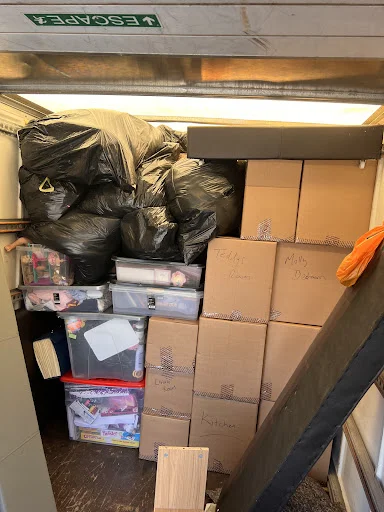 mark wynne trading as M W REMOVAL SERVICES
