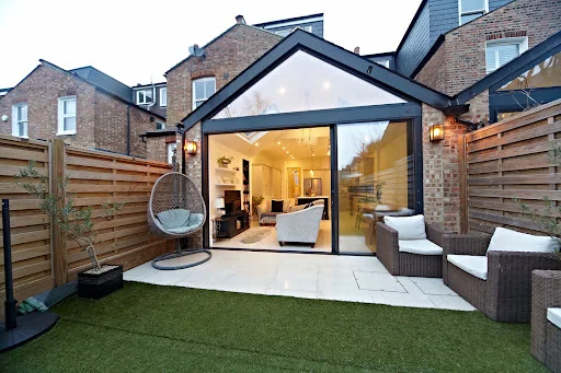 OAK LOFTS & EXTENSIONS LTD