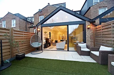 OAK LOFTS & EXTENSIONS LTD