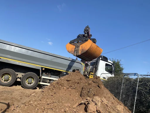 THOMAS & SON GRAB HIRE LIMITED
